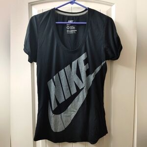 Nike swoosh logo tee